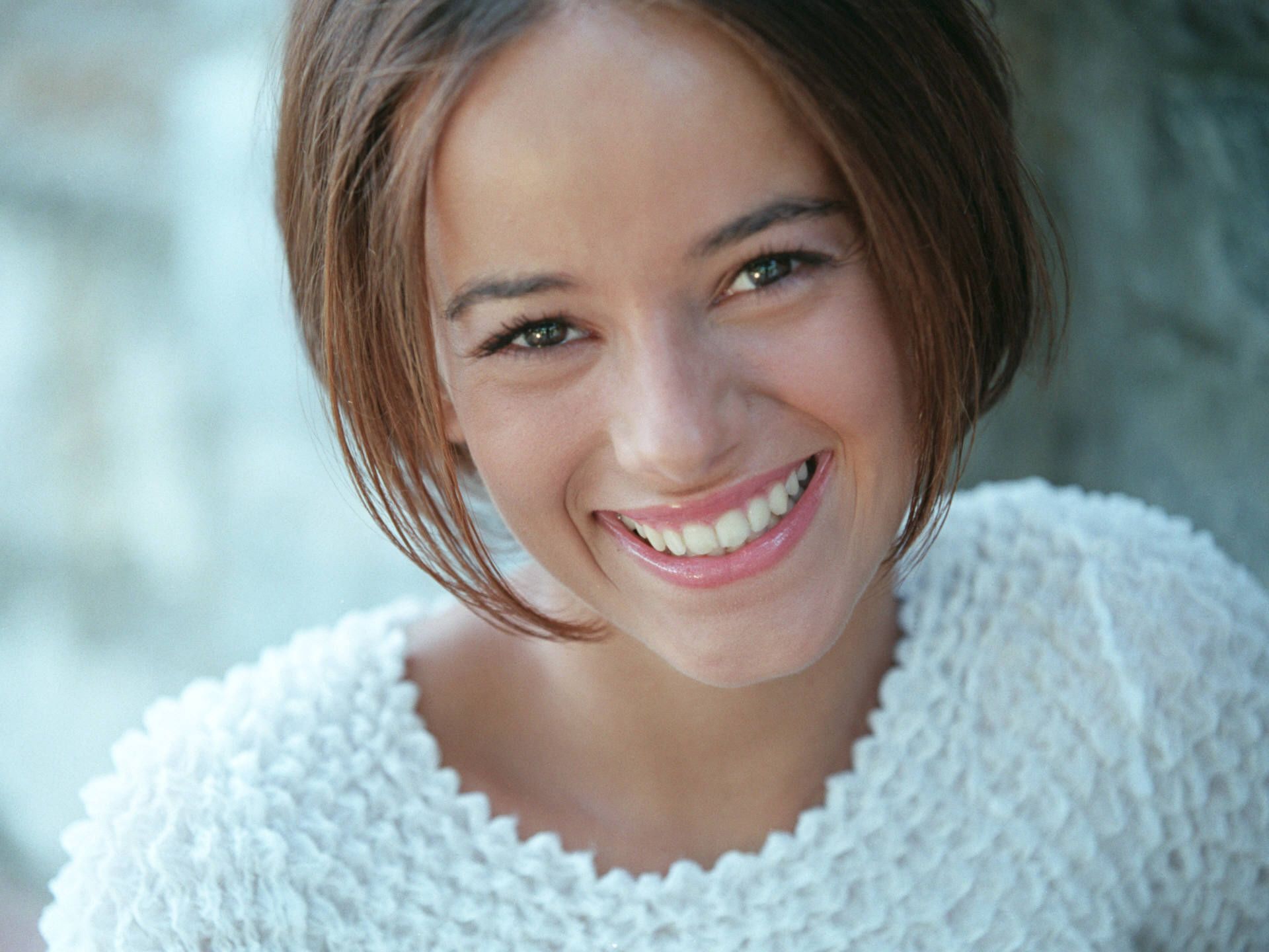 Alizee French Singer Beautiful Girl Wallpapers Hd Wallpapers 86736