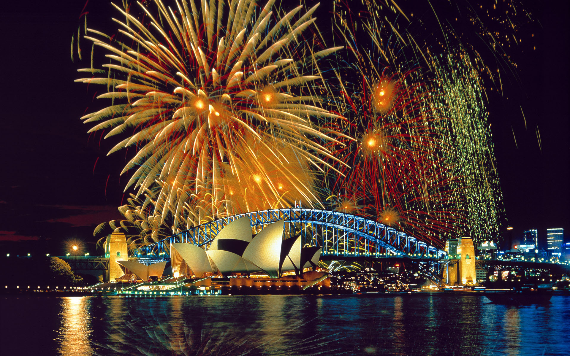 HD Wallpapers Fireworks over the Sydney Opera House and Harbor Bridge